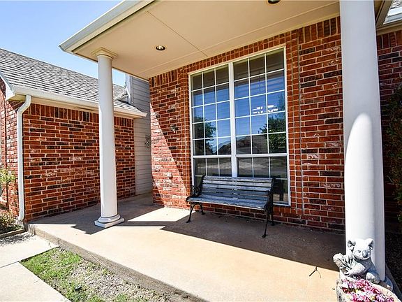 3rd image of 2417 Tropicana Ave