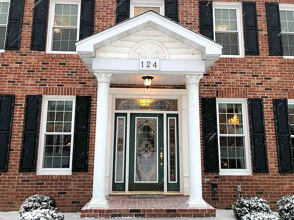 2nd image of 124 Lakeshore