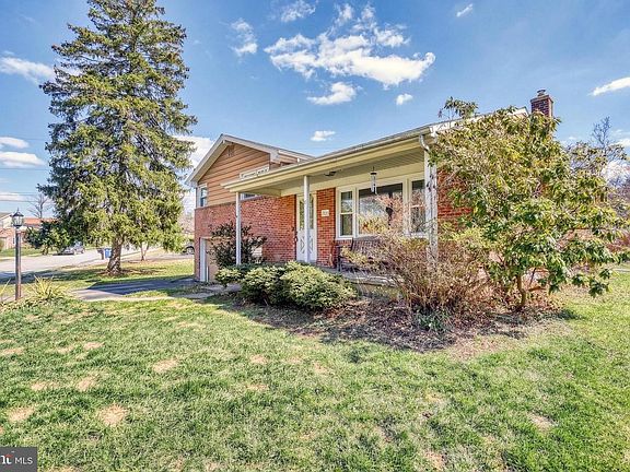 3rd image of 2420 Auburn Rd