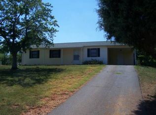 207 Foxwood Dr, Maiden, NC 28650