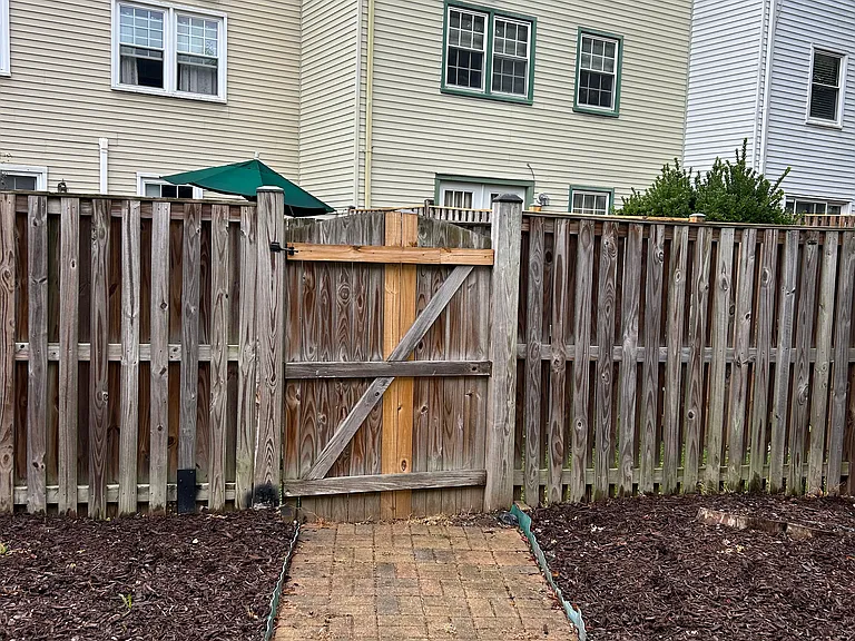 Backyard fence + gate