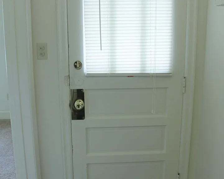 128-134 1/2 University Ln — Photo 2