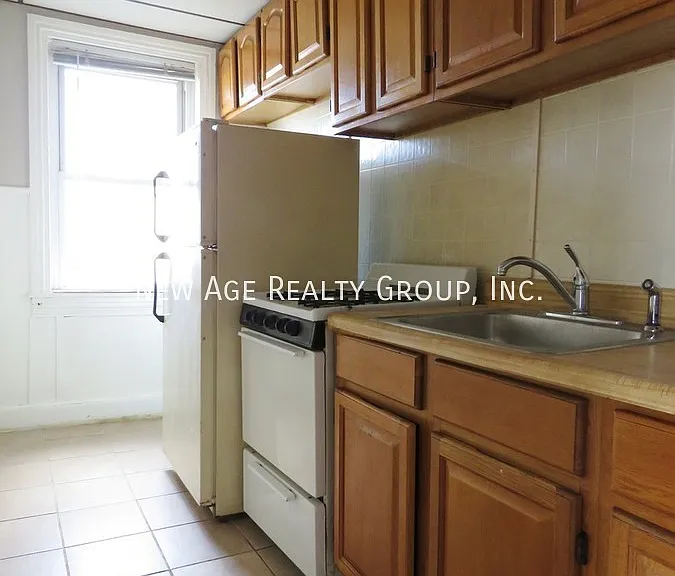 339 N 40th St #3R — Photo 6