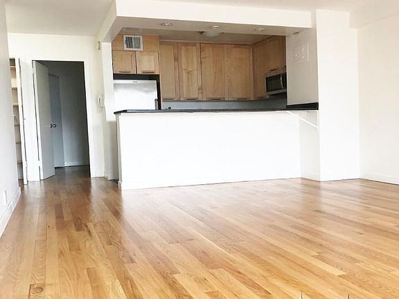5th image of 145 4th Ave APT 14m