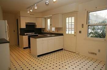 2nd image of 10 Dean Rd