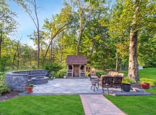 17 Penwood Rd, Livingston, NJ 07039