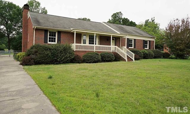 1st image of 505 Country Club Dr