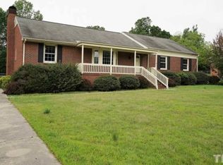 505 Country Club Dr, Oxford, NC 27565