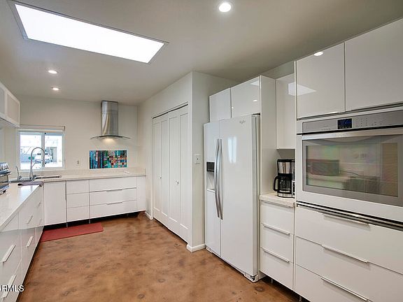 5th image of 609 E ROYAL PALM Square S