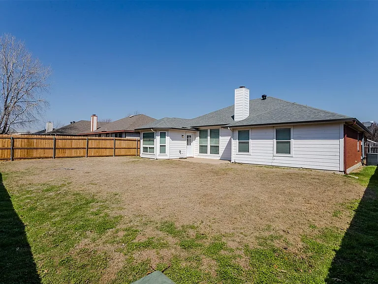 1017 Caleb St — Photo 14