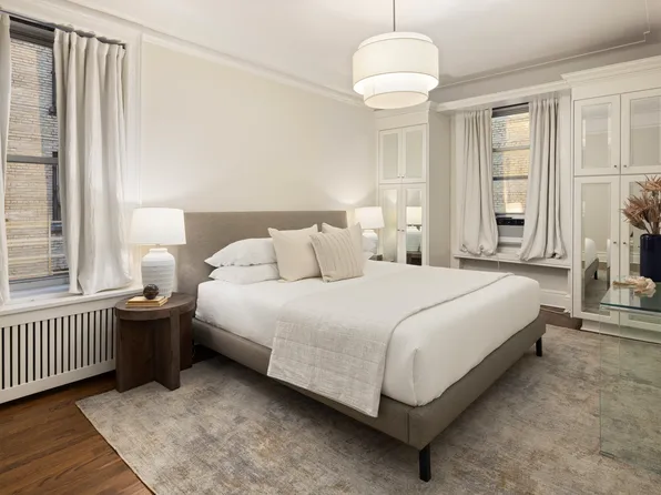 180 Riverside Drive image 7 of 11