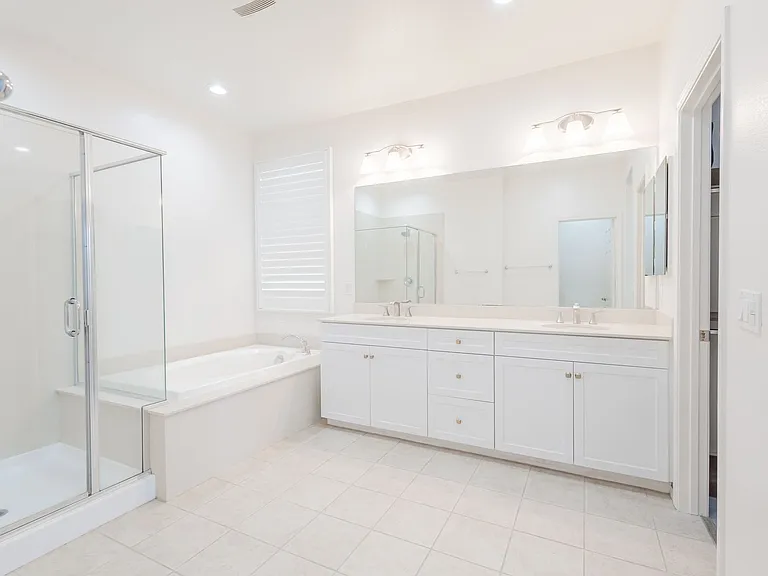 16220 Retreat Ct — Photo 40