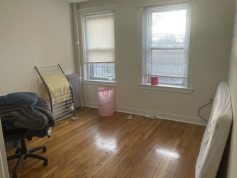 352 Riverway — Photo 8
