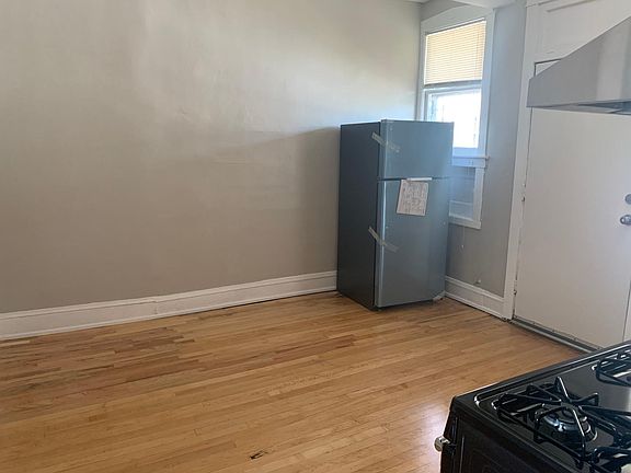 2nd image of 1720 W 66th St Floor 1