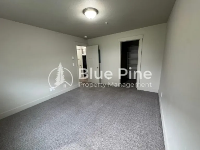 3570 Colt Cir #6 — Photo 8