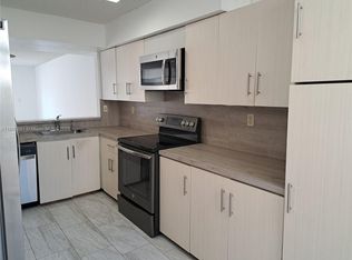 3535 Magellan Cir APT 525, Aventura, FL 33180