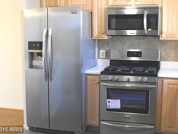 3rd image of 3038 Southern Elm Ct