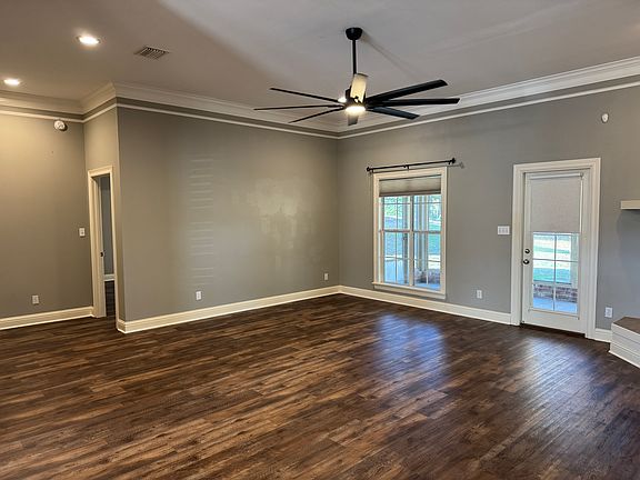 3rd image of 309 Dogwood South Ln