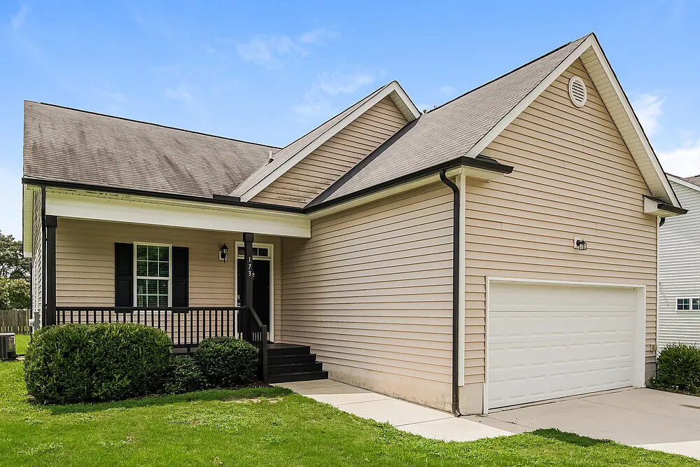 3 bed, 2.0 bath, 1655 sqft, $1,925 — Photo 4