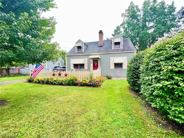 3947 Hopkins Rd, Youngstown, OH 44511