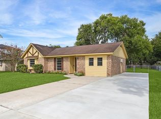 108 Annette Ln, Friendswood, TX 77546