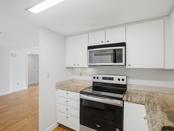 4th image of 14 Lockwood Dr APT 3I