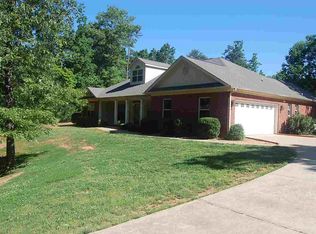 438 Willows Dr, Cleveland, GA 30528
