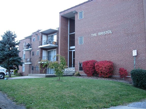 2nd image of 3279 Babcock Blvd APT 8