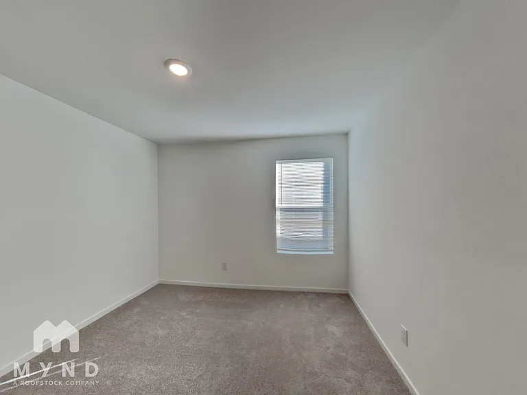 1262 Basswood Dr — Photo 16