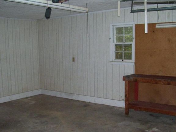 4th image of 820 Waterside Dr SE