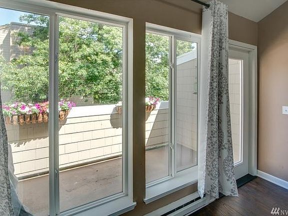 4th image of 11713 93rd Ave NE #B8