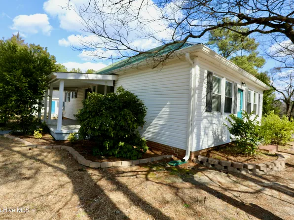 704 W Saunders Ave, Aberdeen, NC 28315