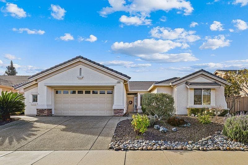 1st image of 2090 Laurelhurst Ln