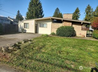 1529 Maple Ln, Kent, WA 98030