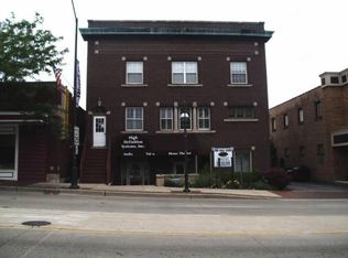 314 W Main St APT 3F, St Charles, IL 60174