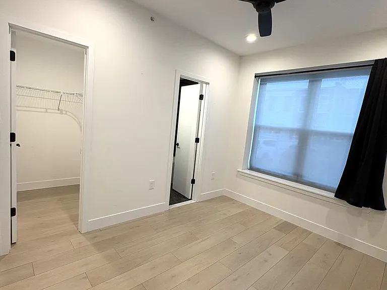 Modern and Sleek 611 S Fagley Street Apartments! — Photo 22