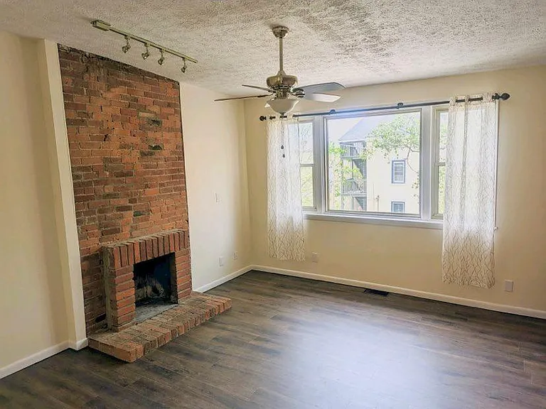 1619 Mansfield St — Photo 15