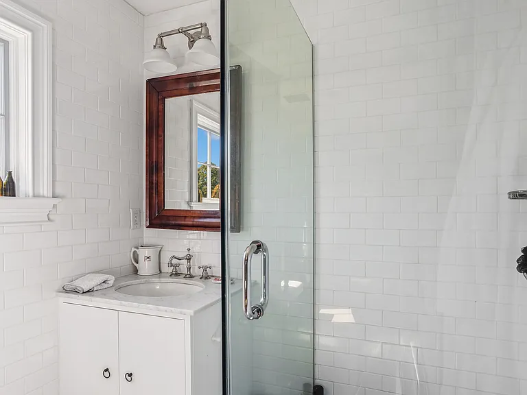 90 Powell Ave — Photo 11