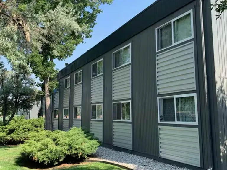 Mohawk Green Apartments — Photo 11