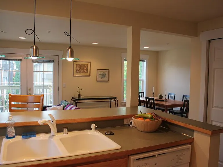 417 NE Ravenna Blvd #S — Photo 3