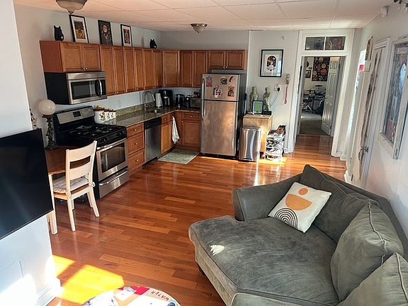4th image of 1328 Morris St Floor 3