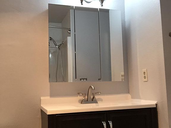 Bathroom vanity