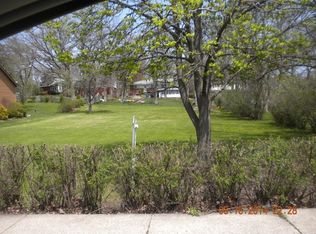 W Sunset Ave, Waukegan, IL 60087