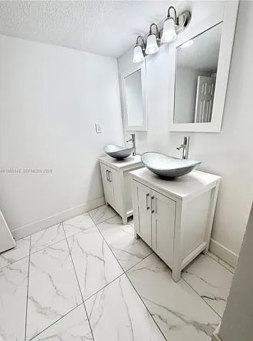1621 SW 117th Ave — Photo 7