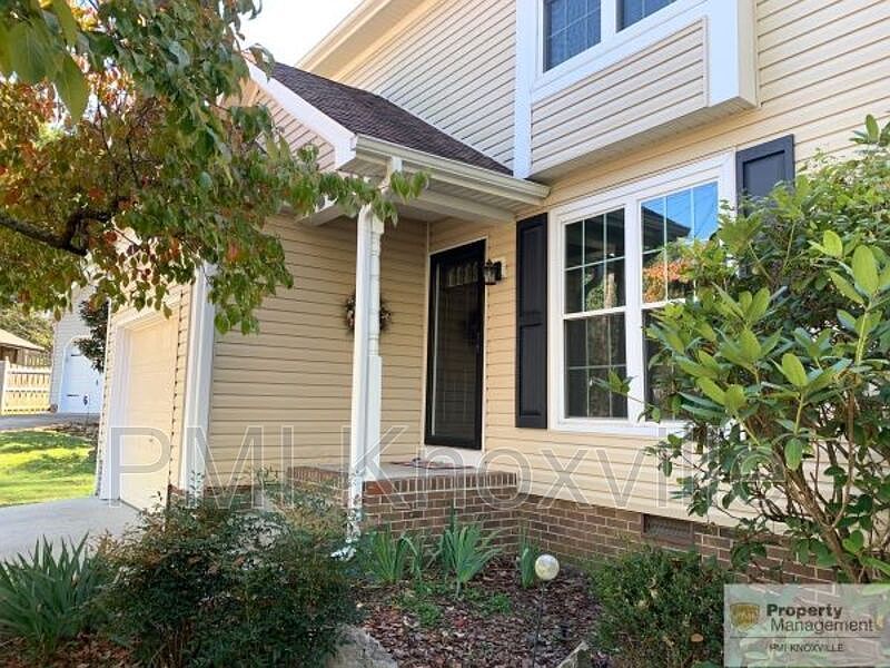1st image of 537 Confederate Dr