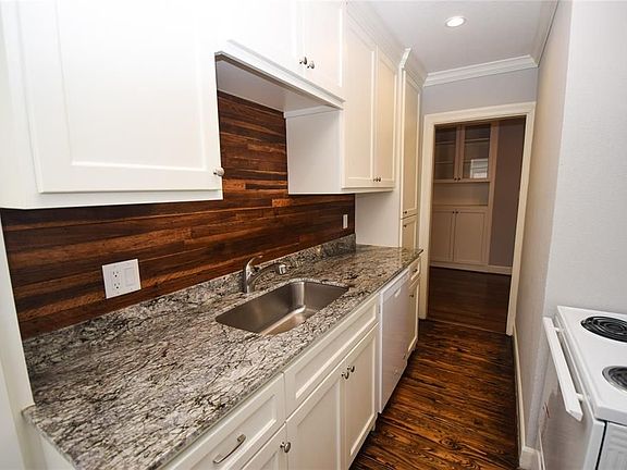 2nd image of 4308 Leeland St APT 3