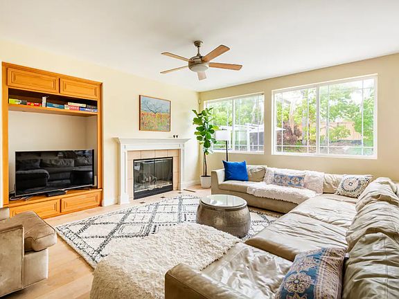 Seating area for 12+