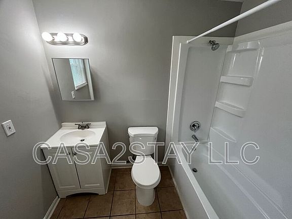 5th image of 668 Knox Blvd Unit 18