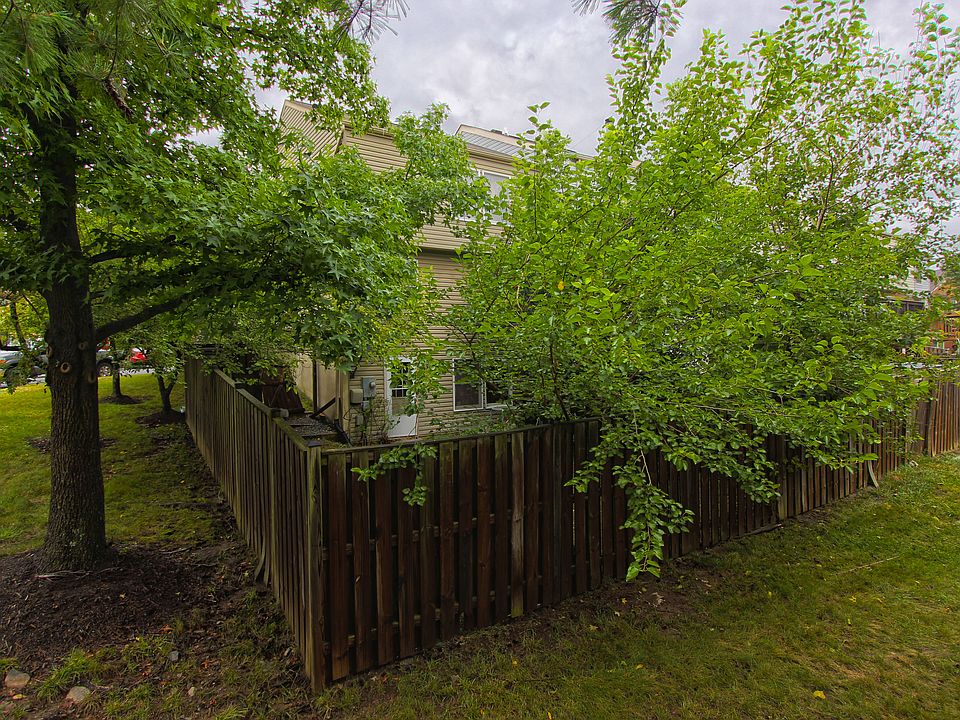 2nd image of 13968 Baton Rouge Ct