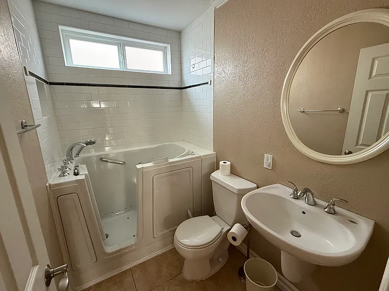 15431 Lorraine Way — Photo 9